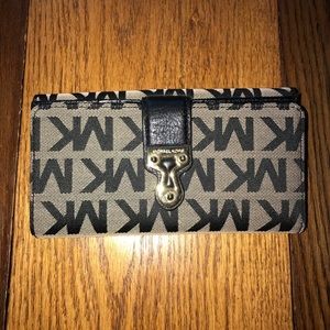 Michael Kors wallet